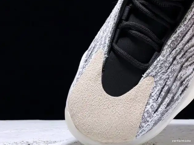 Adidas Basketball EG1535 Yeezy Quantum 0526